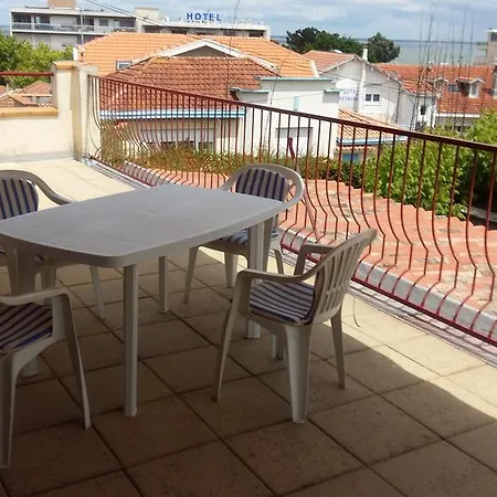 Dune Pontac Apartment